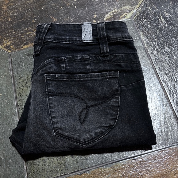 Royalty For Me black ankle jeans. Size 8. Preowned. - Picture 2 of 15